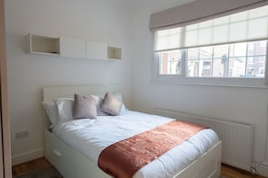 3 chambres, fer et planche à repasser, lit parapluie, Wi-Fi gratuit