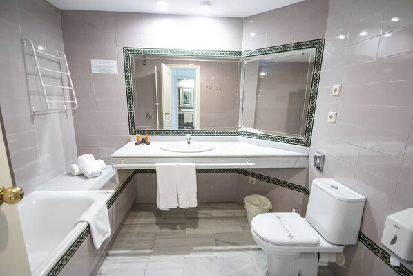 Bathroom - Standard . (Mairena del Aljarafe)