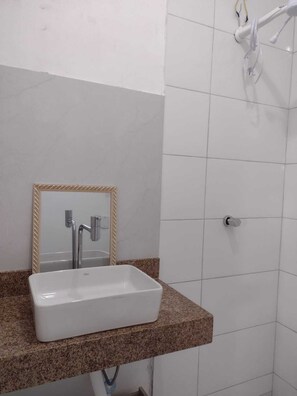 Dusche, Seife, Toilettenpapier