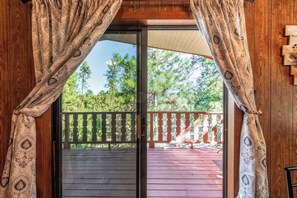 Interior - Comfort & Connection in Ruidoso– Pine View Lodge (Ruidoso)