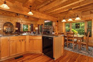 Interior - Mountain Cabin, Great Decks, WiFi, Pool Table, Ping Pong Table, & Foosball (Ferguson)