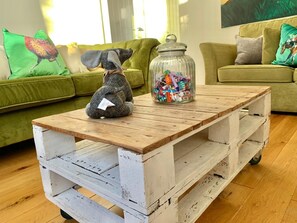 Apartment, 3 Bedrooms | Living area | TV - Netherhall Way (Cambridge)