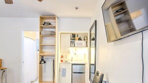 1 soverom, skrivebord, strykejern/-brett og wi-fi (inkludert)