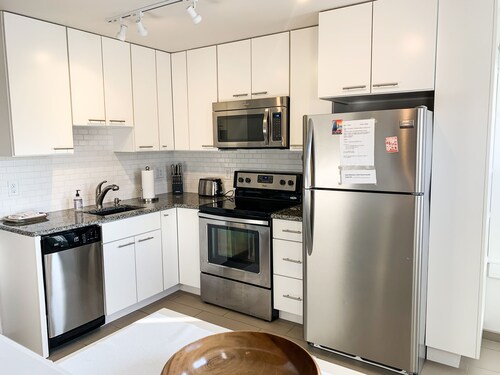 2BR super clean East Nashville, mins to airport, Broadway, Bridgestone, Nissan