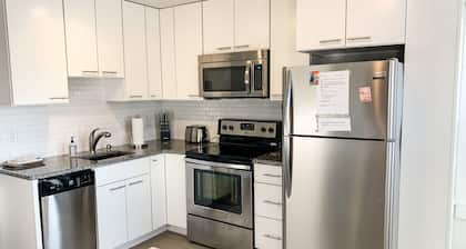 2BR super clean East Nashville, mins to airport, Broadway, Bridgestone, Nissan