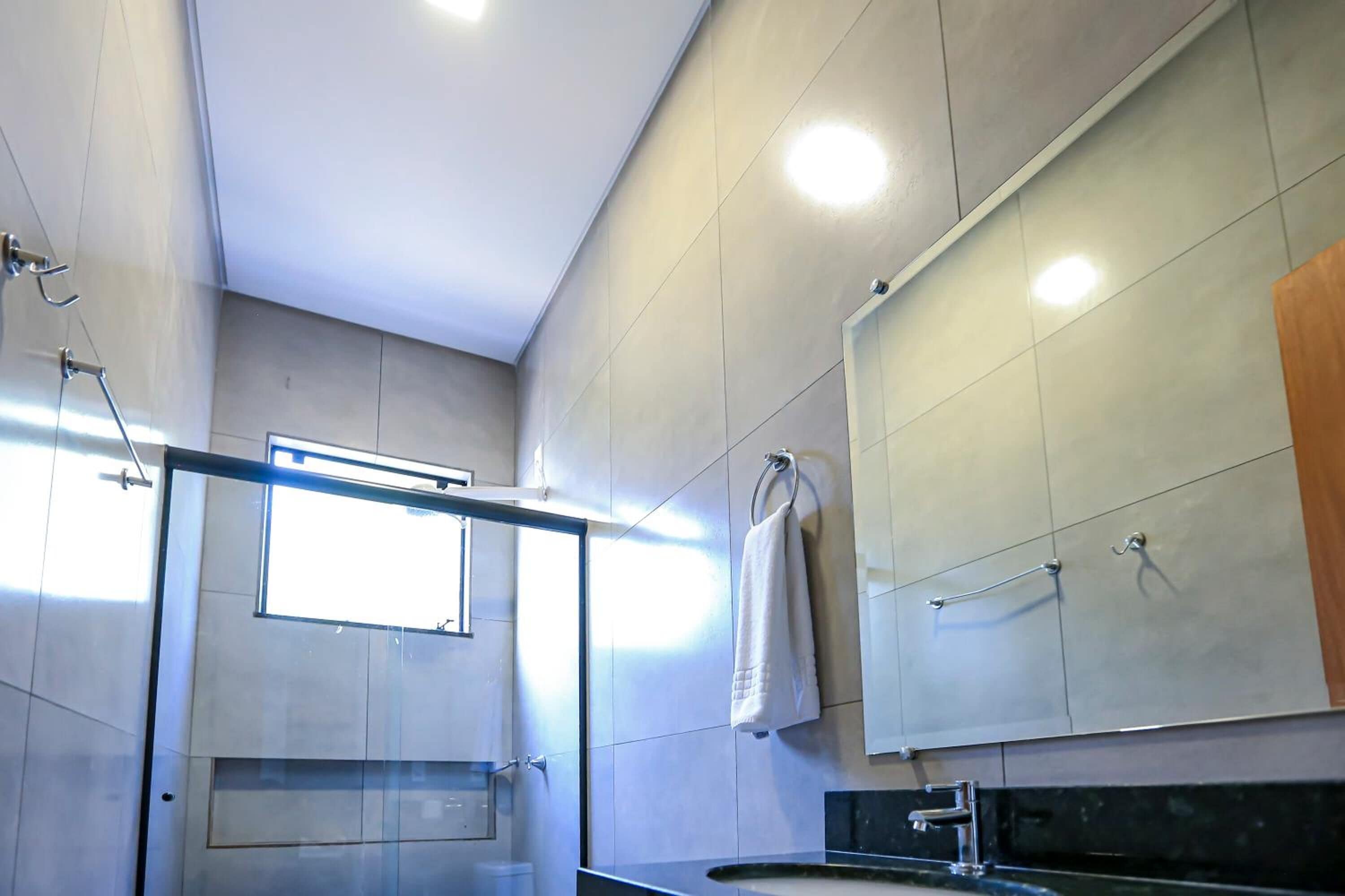 Shower, towels