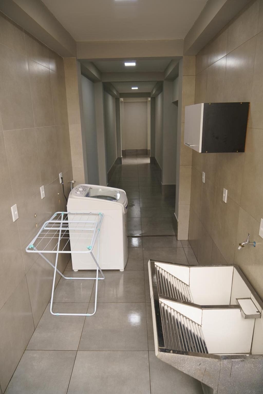 Bàn ủi/dụng cụ ủi quần áo, truy cập Internet không dây miễn phí 