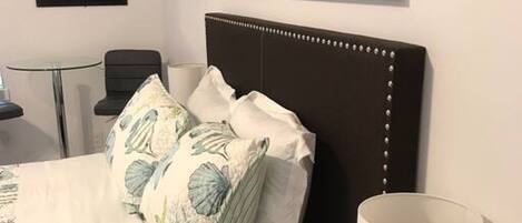 1 habitación, escritorio, tabla de planchar con plancha y wifi gratis