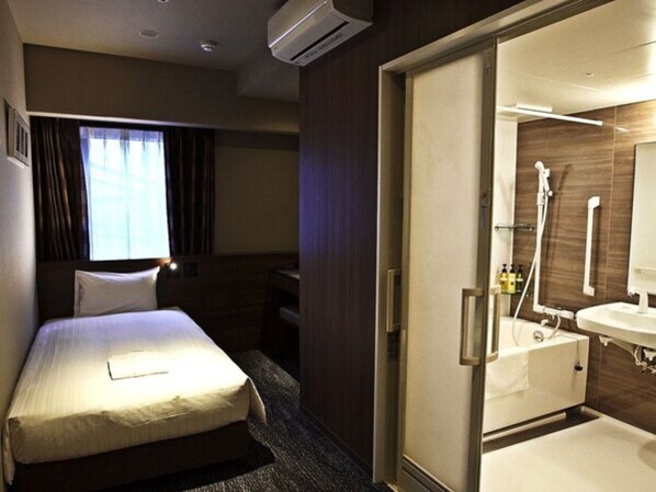 Hair dryer, towels - Nonsmoking Barrierfree roomReliable accommoda / Osaka Ōsaka (Osaka)