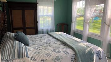 5 bedrooms, WiFi, bed sheets