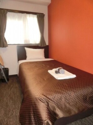 1 bedroom, desk, free WiFi, bed sheets