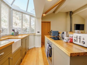 Oven, freezer - 2 bedroom accommodation in Malham (Malham)