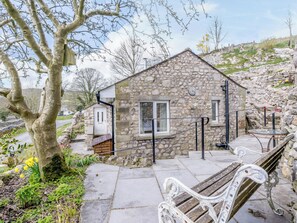 Property grounds - 2 bedroom accommodation in Malham (Malham)