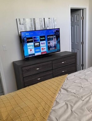 3 bedrooms, iron/ironing board, travel cot, free WiFi