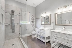 Hair dryer, towels - New Remodel In Old Town W/ Heated Pool (Scottsdale)