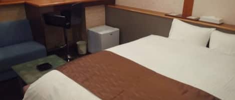 1 camera, una scrivania, Wi-Fi gratuito, lenzuola