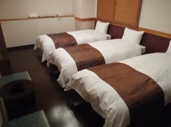 1 bedroom, desk, free WiFi, bed sheets