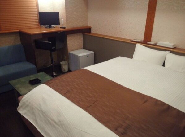 1 bedroom, desk, free WiFi, bed sheets