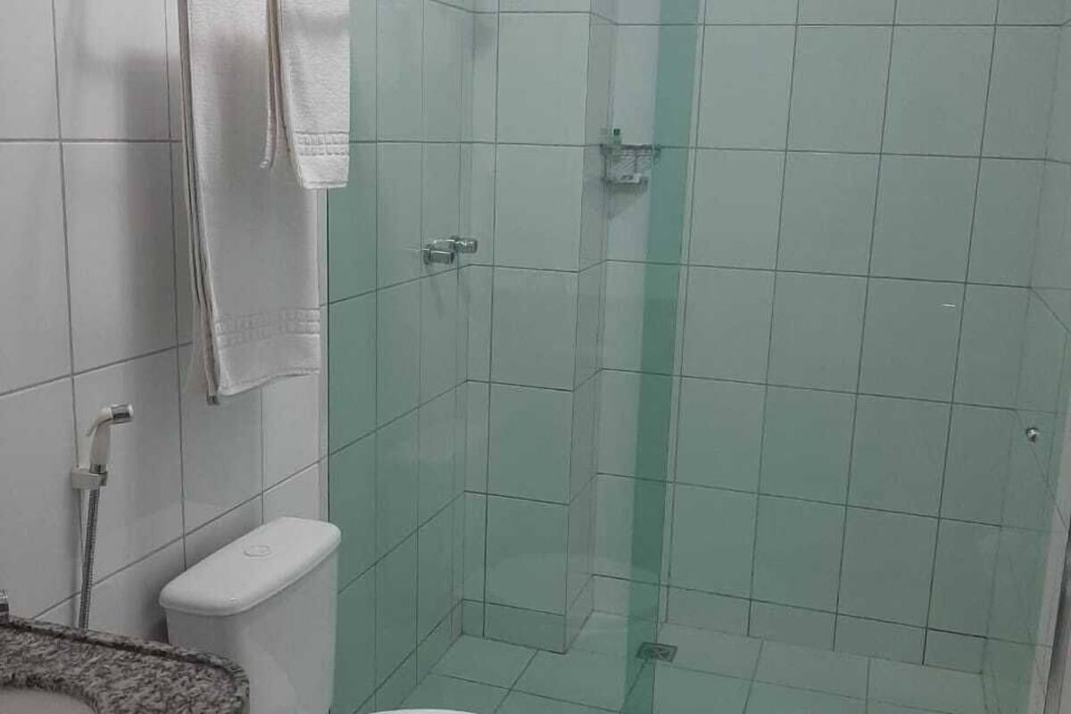 basic double room single use | bathroom | shower