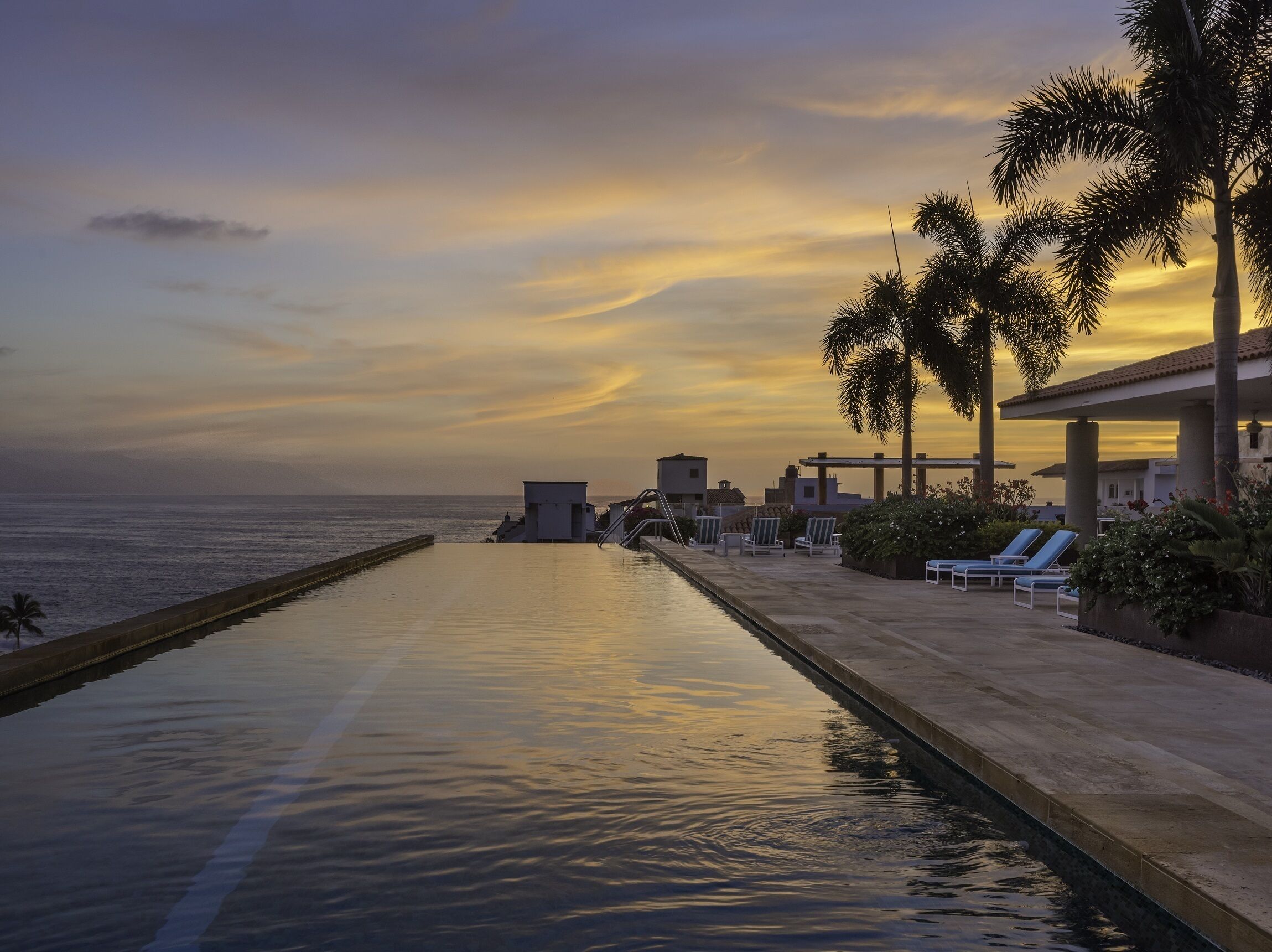 室外游泳池，屋顶泳池