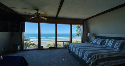 Beautiful Ocean View & path to the beach