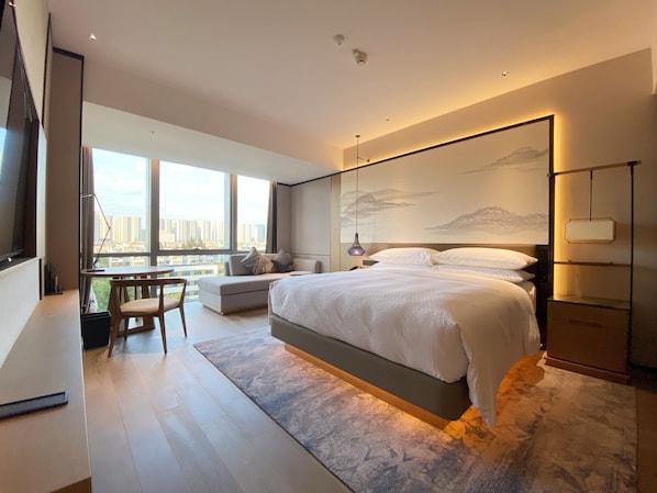 Artículos del minibar gratis y caja de seguridad en la habitación