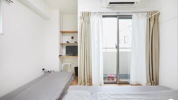 1 bedroom, desk, iron/ironing board, free WiFi