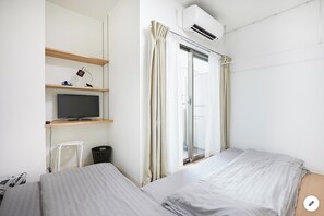 1 bedroom, desk, iron/ironing board, free WiFi