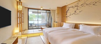 Standard JapaneseWestern room  No view of Mt Fuji  Room only / Minamitsuru-gun Yamanashi