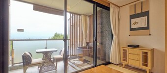View of Mt Fuji Standard JapaneseWestern Room Openair bath and balcony included Breakfast in / Minamitsuru-gun Yamanashi
