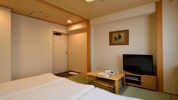 1 bedroom, desk, free WiFi, bed sheets