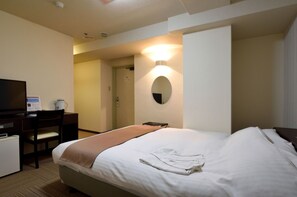 1 bedroom, desk, free WiFi, bed sheets