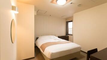 1 bedroom, desk, free WiFi, bed sheets