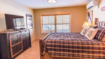 3 bedrooms, iron/ironing board, travel crib, free WiFi