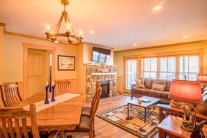 Interior - Cranmore · Pool· Cranmore· Luxury· Slope side (Conway)