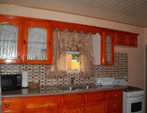 ONE BEDROOM APARTMENT