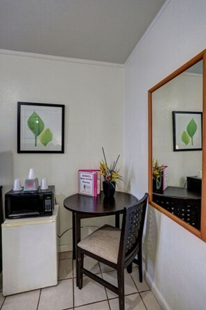 标准房, 通行无障碍 | 免费 WiFi、床单