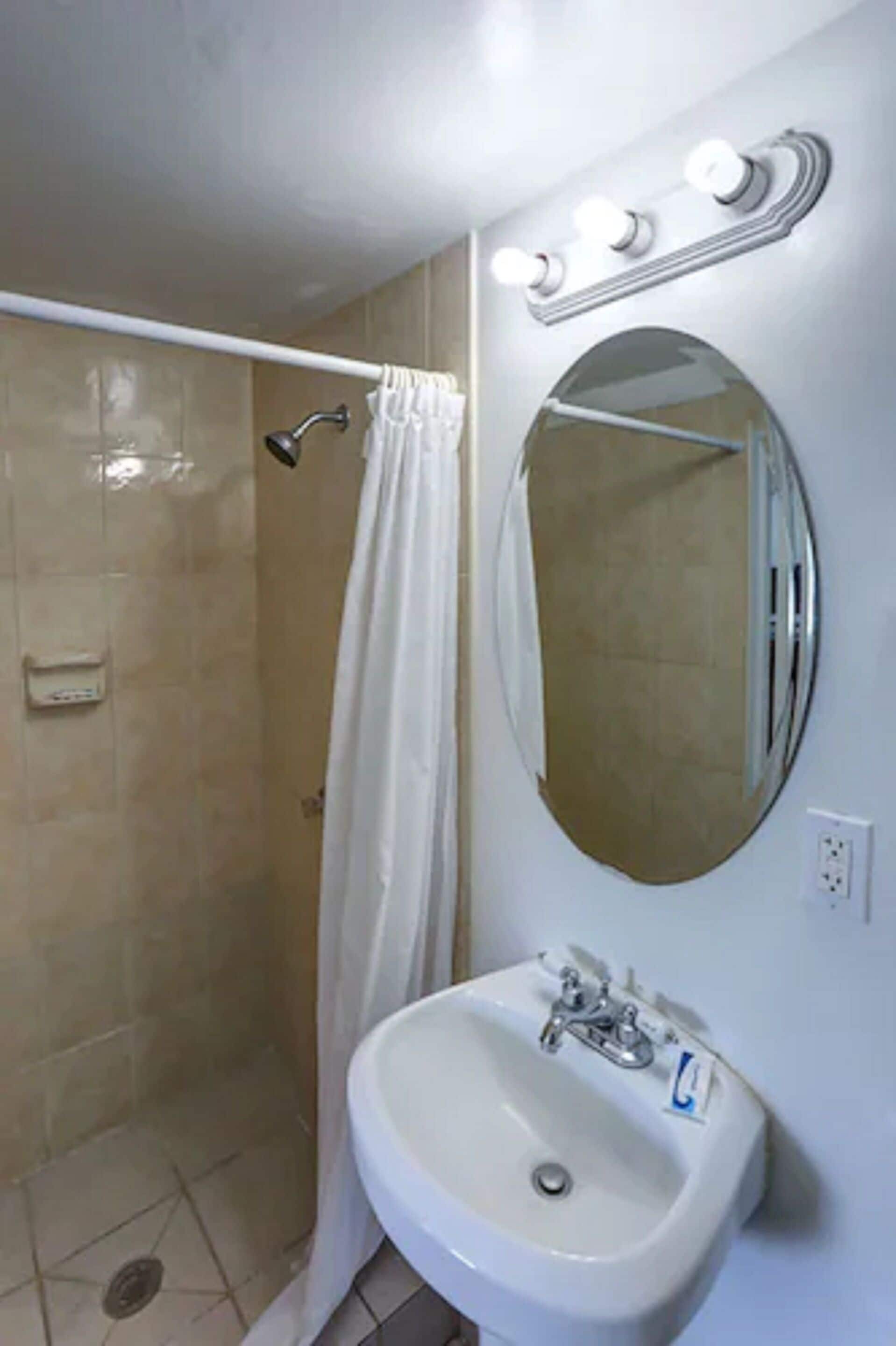 Photo - Richard's Hotel