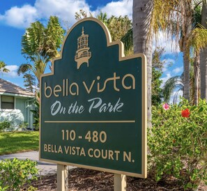 Welcome to Bella Vista On the Park, situated on Bella Vista Court N.