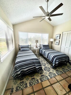 4 bedrooms, desk, iron/ironing board, free WiFi