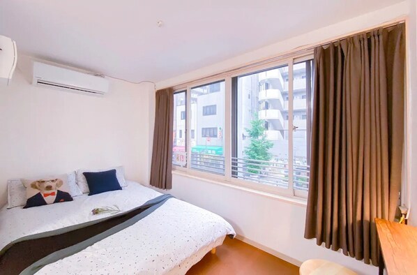 1 bedroom, desk, iron/ironing board, free WiFi