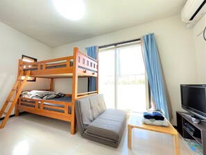 1 dormitorio, tabla de planchar con plancha, wifi gratis y ropa de cama