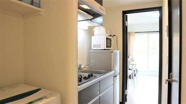 Fridge, microwave, stovetop, cookware/dishes/utensils - 1K type 103 - Credo Maison Kamakura 103 / Kamakura Kanagawa (Kamakura)