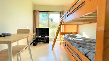 1 bedroom, desk, iron/ironing board, free WiFi