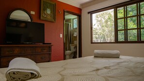 2 habitaciones, decoración personalizada y muebles diferentes 