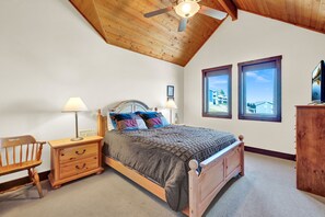 4 bedrooms, desk, iron/ironing board, free WiFi