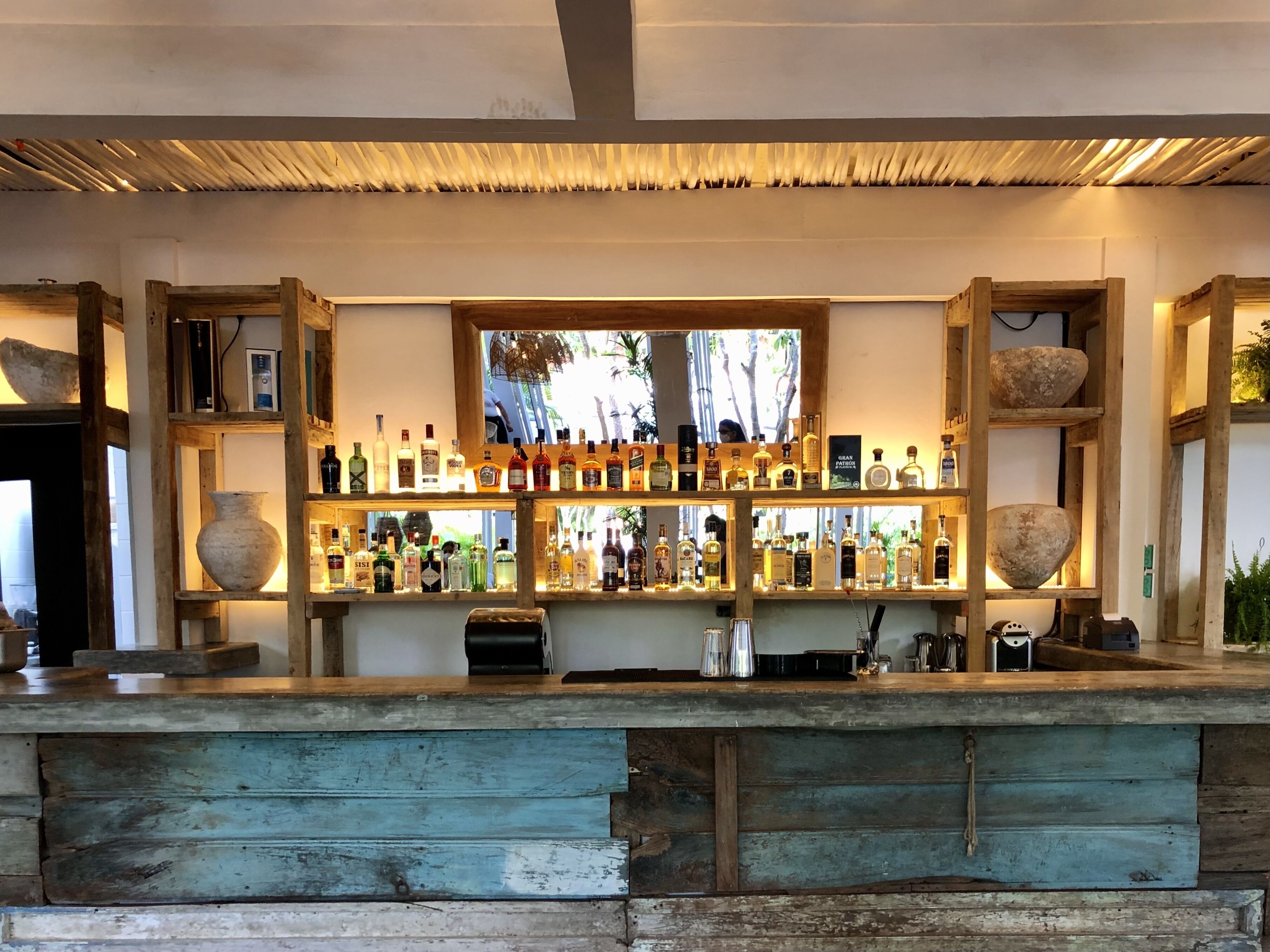 2 bares o lounges, bar junto a la alberca 