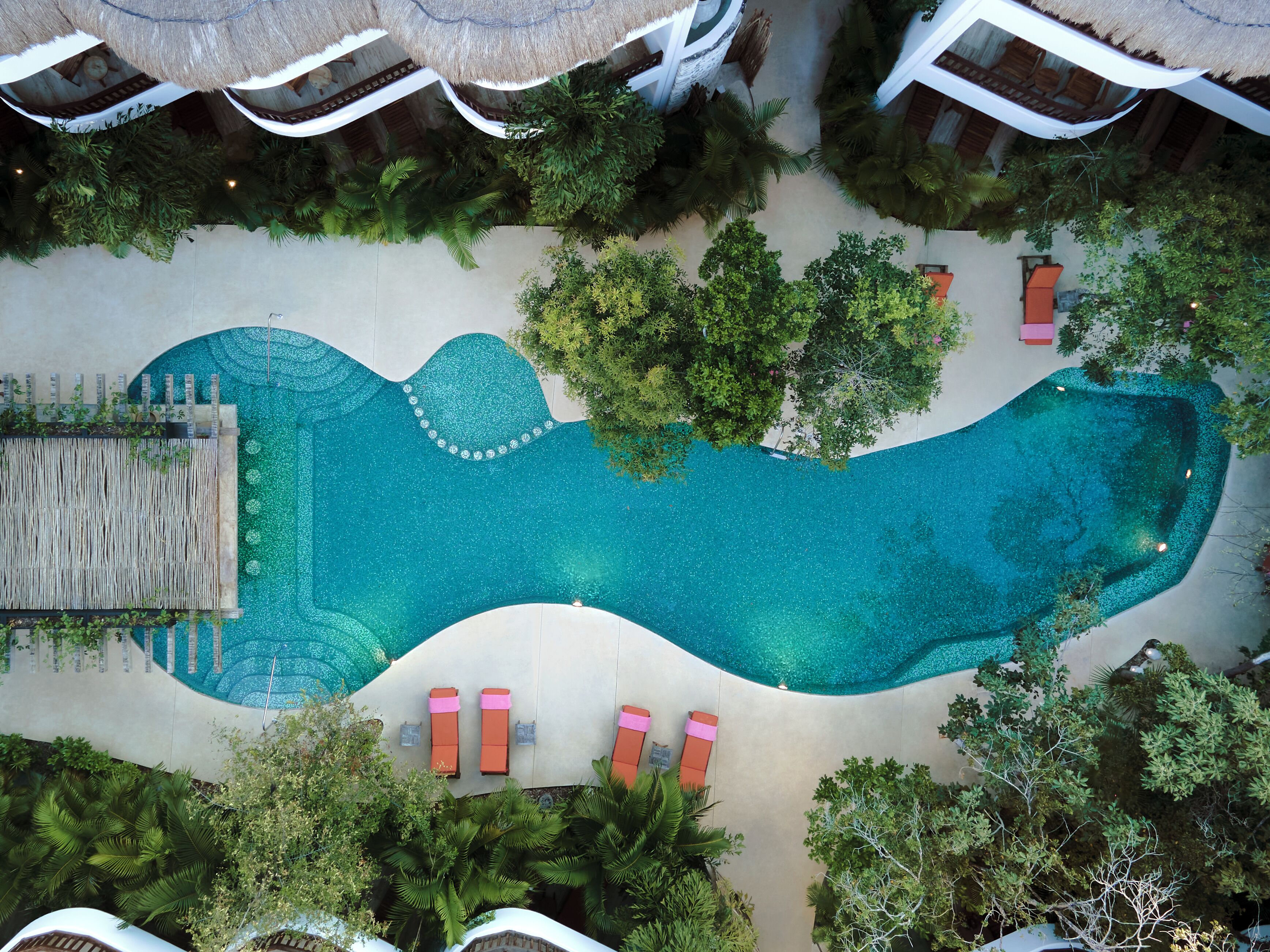 2 outdoor pools, free cabanas, pool umbrellas