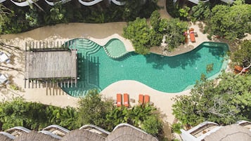 2 outdoor pools, free pool cabanas, pool umbrellas