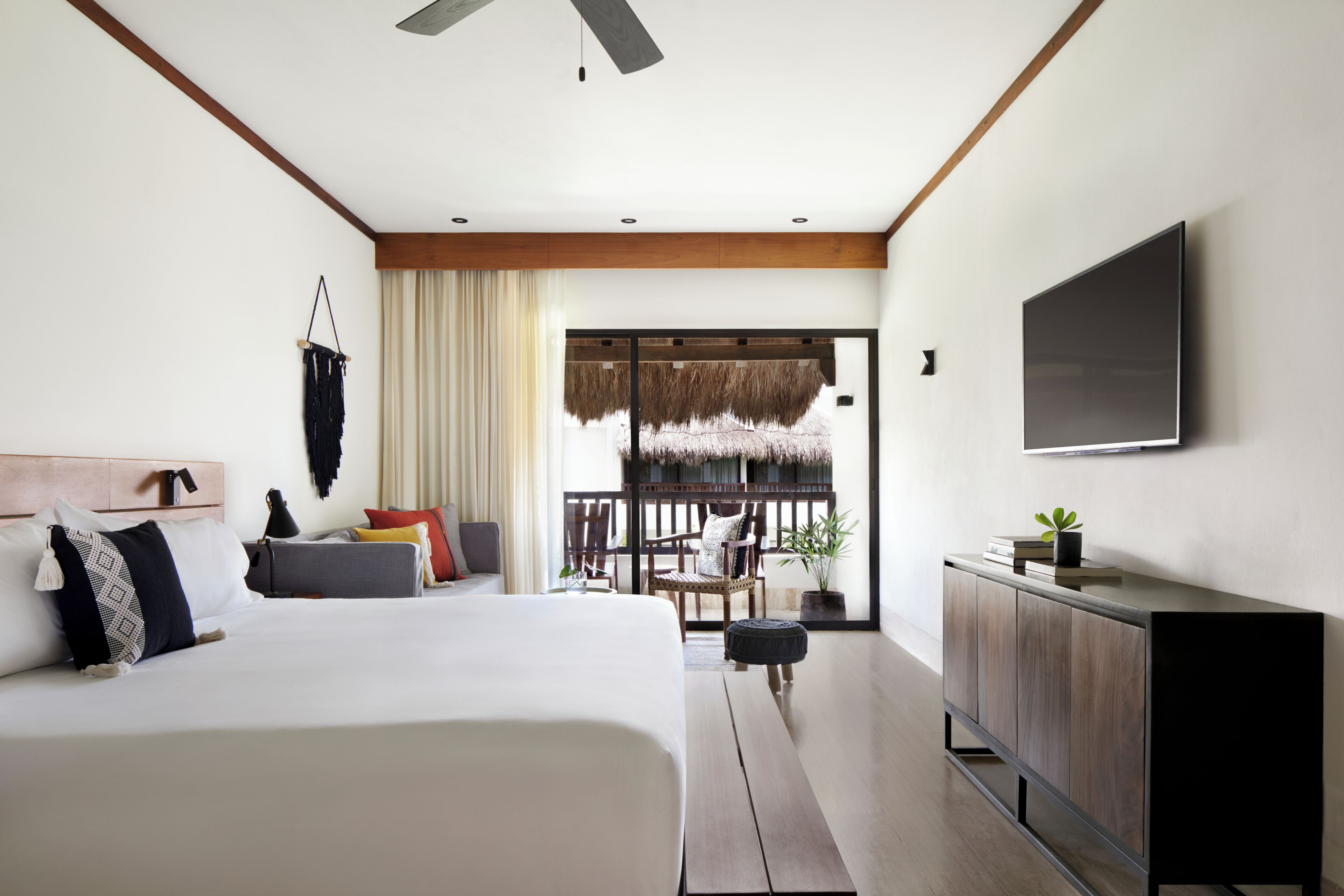 Deluxe Room, 2 Queen Beds, Balcony, Garden View